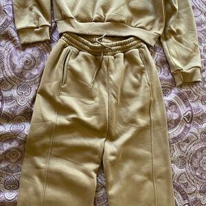 Cozy Neutral Sweatshirt &  Set - Camel